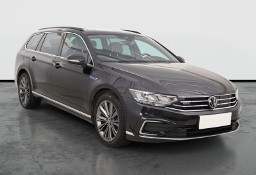 Volkswagen Passat B8 , Automat, Skóra, Navi, Klimatronic, Tempomat, Parktronic,