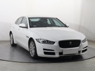 Jaguar XE I , Salon Polska, Serwis ASO, 180 KM, Automat, Skóra, Xenon,