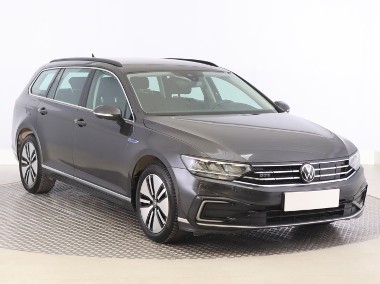 Volkswagen Passat B8 , Salon Polska, 1. Właściciel, Automat, VAT 23%, Navi,-1