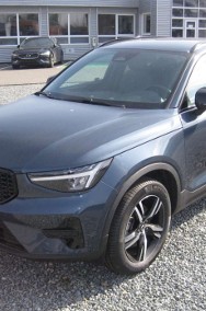 Volvo XC40 B3 Plus Dark 2.0 B3 Plus Dark (163KM) Podgrzewana szyba przednia-2