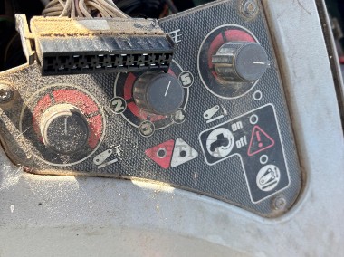 AGCO Massay Ferguson 8480 Przełączniki Przycisk Kabiny Kabinowe-1