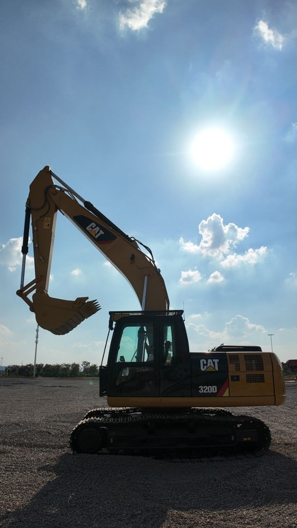 Koparka Сat 320D2L/ CAT 329 / Hyundai 220LC / BobCat