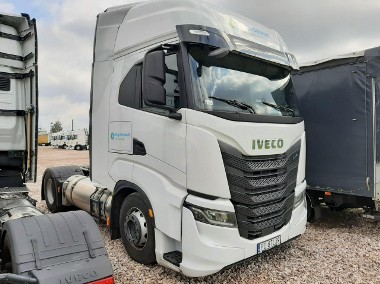 Iveco AS 460 S-Way-1