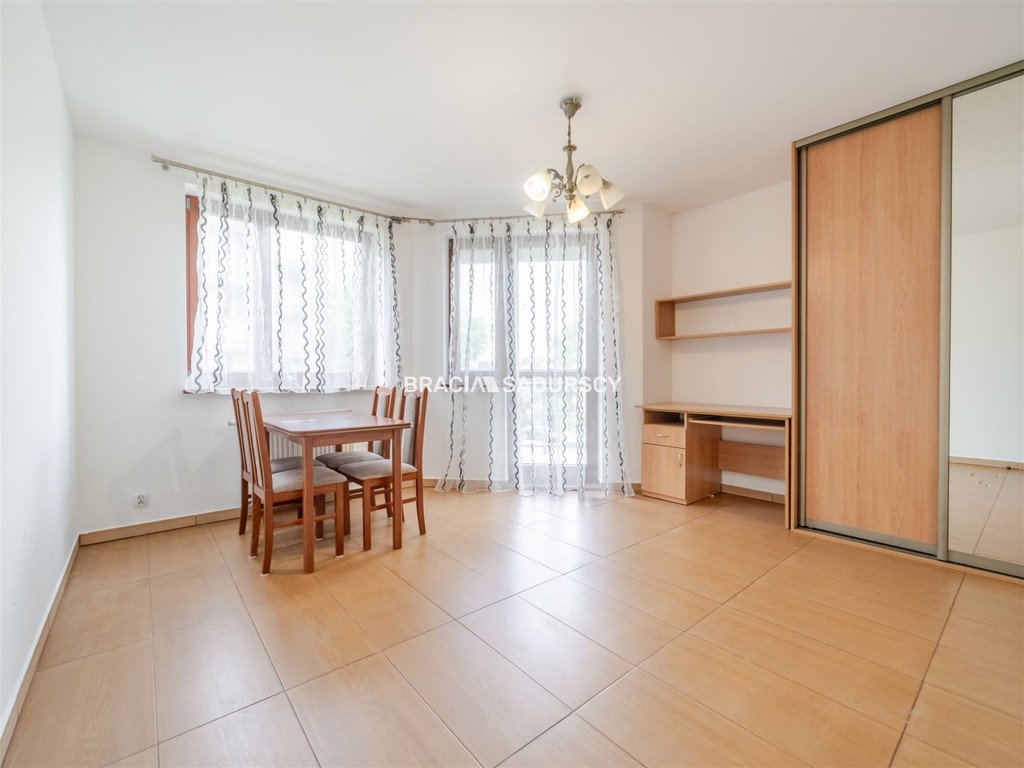 2 pok (oddzielne) 48 m² z garazem - Widok 2