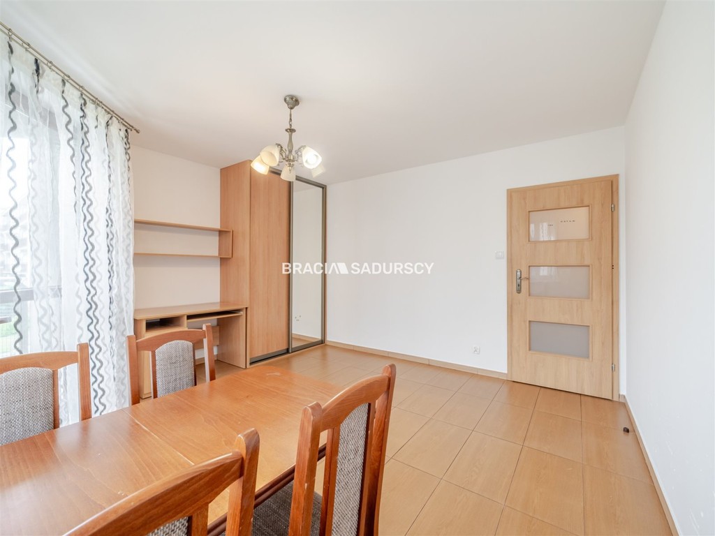 2 pok (oddzielne) 48 m² z garazem - Widok 5