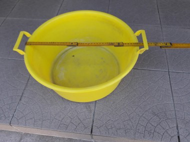 Miednica plastikowa żółta, z uchwytami po bokach, ok. 40 cm (z uchwytami 45)-1