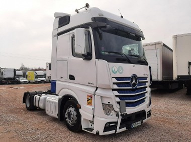 Mercedes-Benz Actros-1