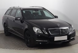 Mercedes-Benz Klasa E W212 , Automat, Skóra, Navi, Xenon, Bi-Xenon, Klimatronic,