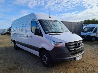 Mercedes-Benz Sprinter-1