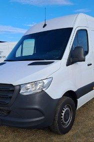 Mercedes-Benz Sprinter-2