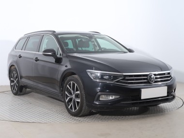 Volkswagen Passat B8 , Salon Polska, 1. Właściciel, VAT 23%, Navi, Klimatronic,-1