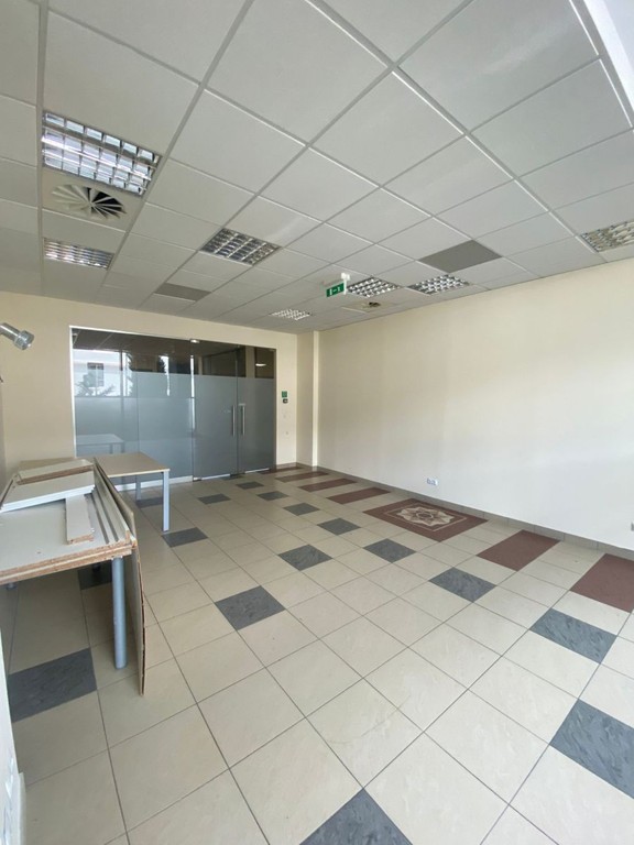 Lokal 57 m² przy pl. Jana Pawła II - Widok 2