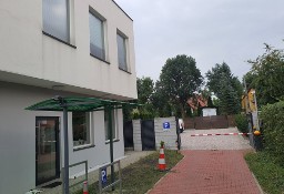 Lokal 40m2  handlowo-usługowy w nowoczesnym budynku.