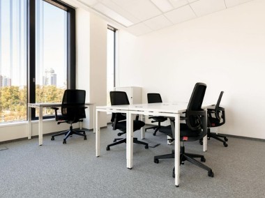 Pięknie zaprojektowana powierzchnia biurowa dla 5 osób Spaces Marszałkowska-1