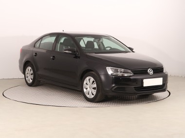 Volkswagen Jetta VI , Salon Polska, Klima, Parktronic, Podgrzewane siedzienia-1