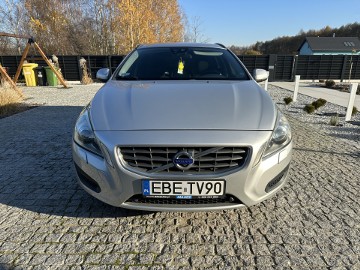 VOLVO V60 2.0 163KM D4 Momentum