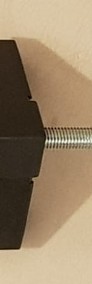 Łącznik plastikowy z rdzeniem met do profili aluminiowych 25x25x1,5mm, gwint M8-3
