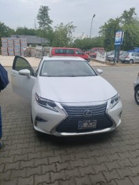 Lexus ES300h