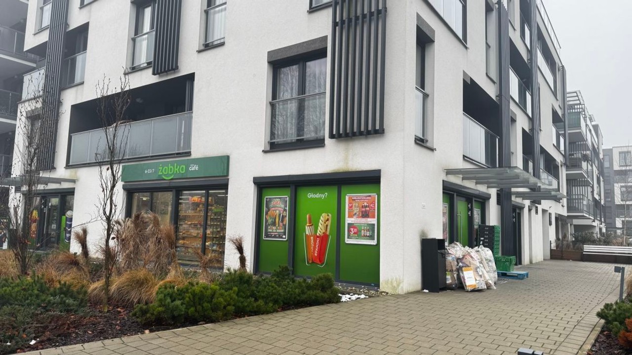 Gliwice Karolinki lokal handlowy Żabka – pohled 3