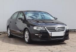 Volkswagen Passat B6 , Klimatronic, Tempomat, Parktronic, Podgrzewane siedzienia,