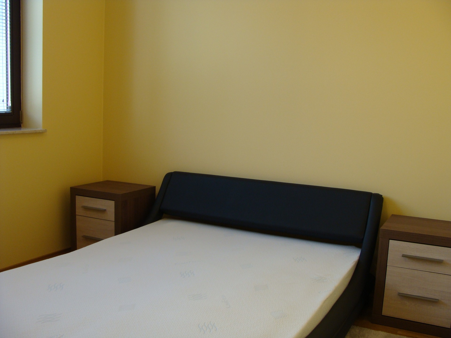 ATRAKCYJNY 3 - POKOJOWY lokal o powierzchni 66,3 m² w centrum Krakowa z miejscem postojowym przy ul. Cystersów - Więcej