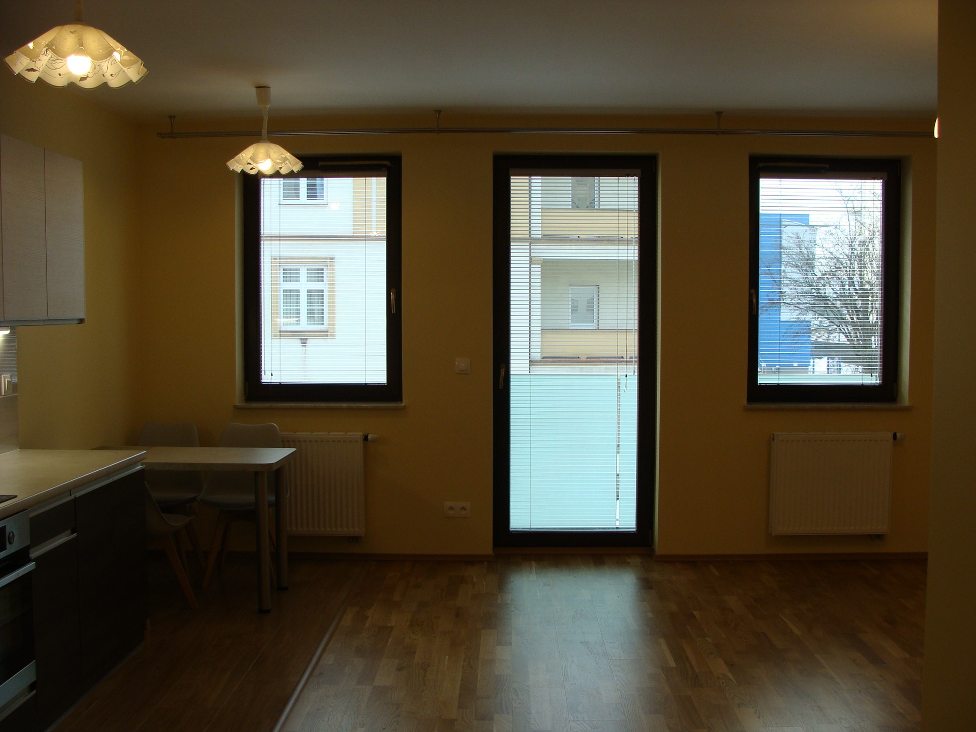 ATRAKCYJNY 3 - POKOJOWY lokal o powierzchni 66,3 m² w centrum Krakowa z miejscem postojowym przy ul. Cystersów - Widok 5