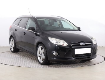 Ford Focus III , Navi, Xenon, Bi-Xenon, Klimatronic, Tempomat, Parktronic,