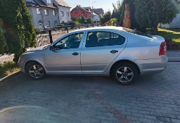 Skoda Octavia II . Mechaniczne 100 procent sprawna.