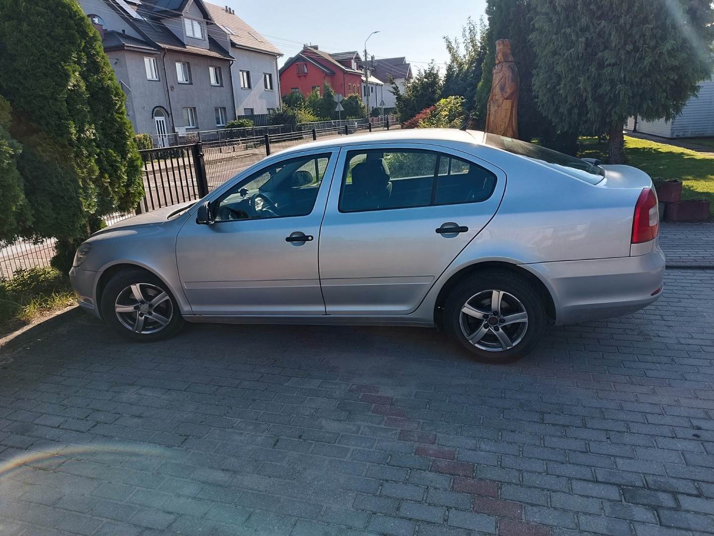 Skoda Octavia II . Mechaniczne 100 procent sprawna.