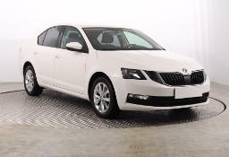 Skoda Octavia III , Salon Polska, Klima, Parktronic, Podgrzewane siedzienia