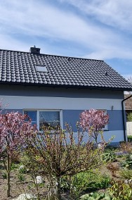 dom wolnostojący z garażem wewnętrznym i oranżerią (rok budowy 2018)-2