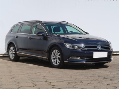 Volkswagen Passat B8 , 190 KM, Navi, Klimatronic, Tempomat, Parktronic,-1