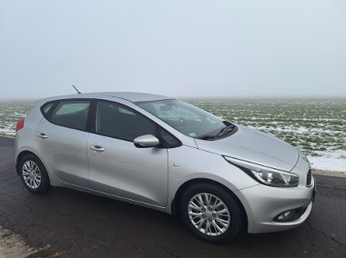 Oszczędna, wygodna i gotowa na nowego kierowcę -1