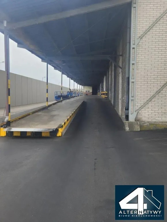 Zakład przetwórczy z wielkimi chłodniami – další