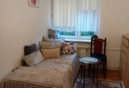 Komfortowy pokój w mieszkaniu 4 pokojowym na parterze w centrum Swarzędza