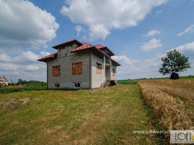 Dom w stanie surowym w Borzęcinie-1