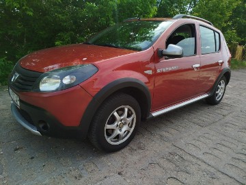 Dacia Sandero I zarejestrowana wsiadać i jeżdzić KLIMA
