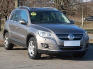 Volkswagen Tiguan , Serwis ASO, DSG, Skóra, Navi, Xenon, Bi-Xenon, Klimatronic,