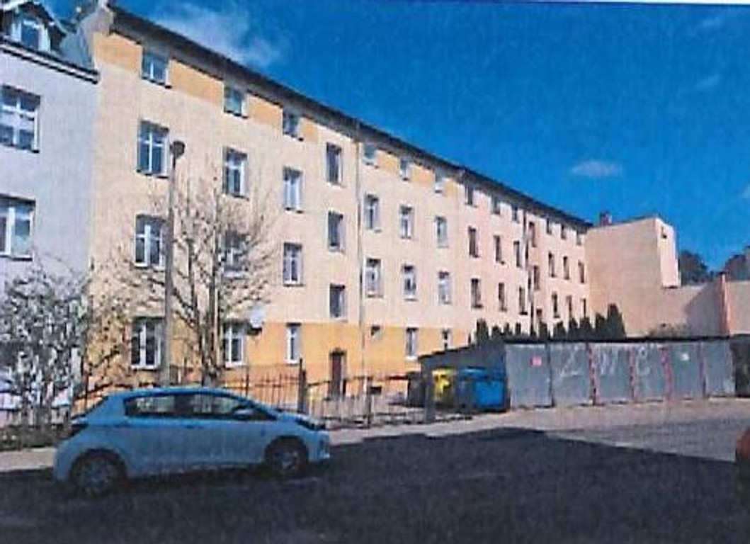 Syndyk sprzeda mieszkanie z piwnicą i balkonem