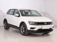 Volkswagen Tiguan , Salon Polska, Klima, Tempomat, Parktronic