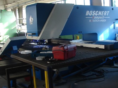 Hydrauliczna wykrawarka narzędziowa Boschert Compact 1000×2000 CNC-1