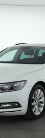 Volkswagen Passat B8 , 190 KM, Automat, Klimatronic, Tempomat, Parktronic,-3