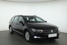 Volkswagen Passat B8 , Automat, Navi, Klimatronic, Tempomat, Parktronic,