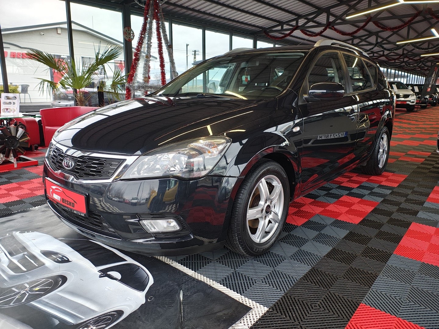 Kia Cee'd I 1.4 Benzyna rok 2010 Niski PRZEBIEG 121 tyś KM.