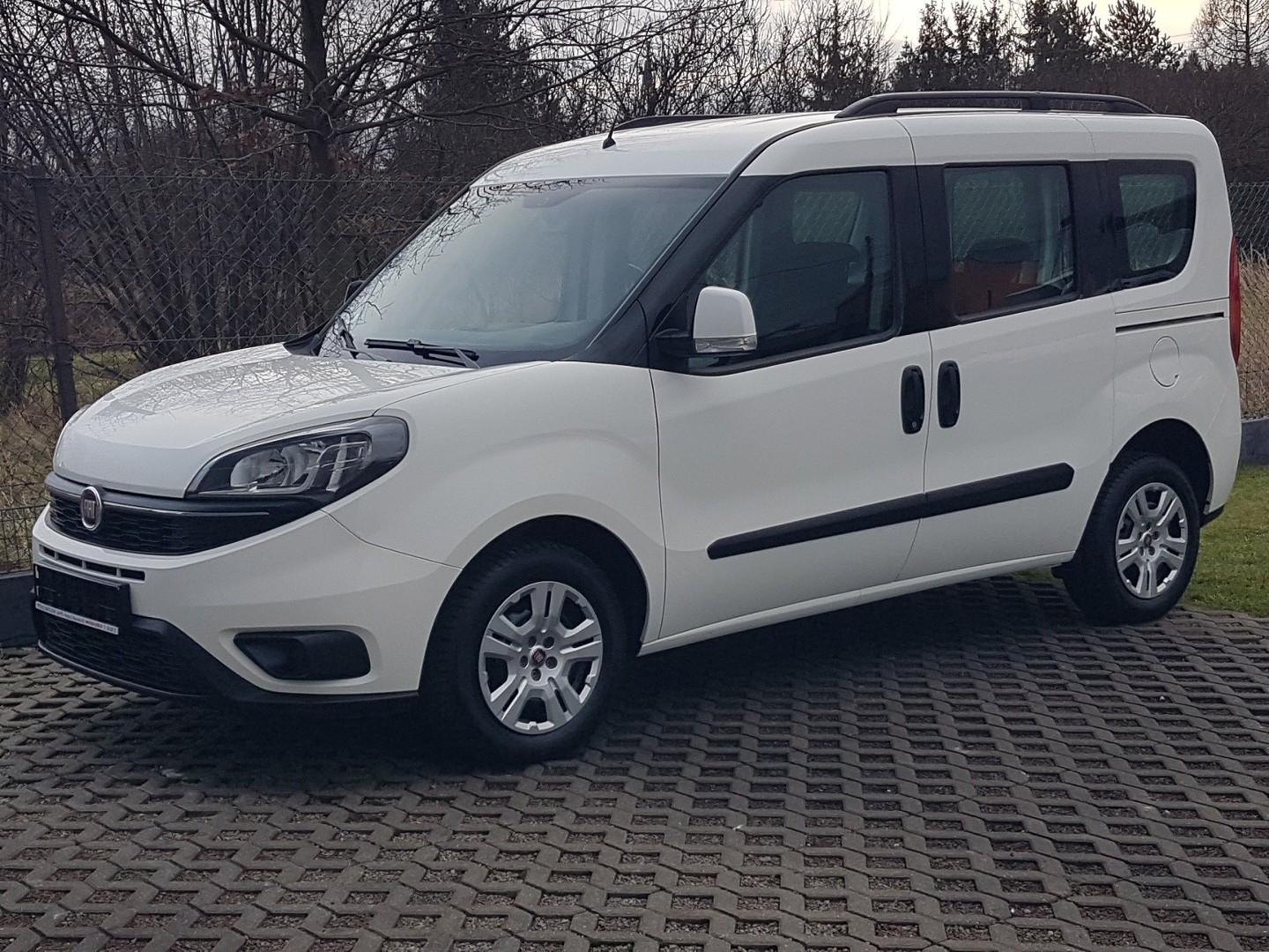 Fiat Doblo II 5 OŚÓB KLIMA KRAJOWY 2 x DRZWI BOCZNE PRZESUWNE I-WŁAŚCICIEL