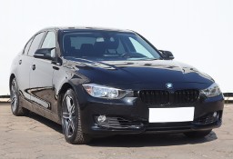 BMW SERIA 3 V (F30/F31/F34) BMW SERIA 3 , Klimatronic, Parktronic, Podgrzewane siedzienia