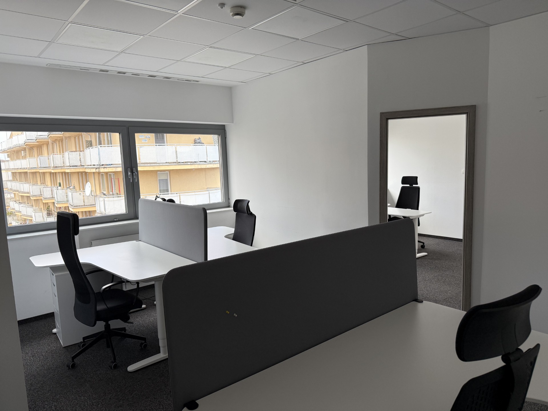 BIURA DO WYNAJĘCIA 289m² - Możliwość wynajęcia oddzielnych pokoi - Widok 2