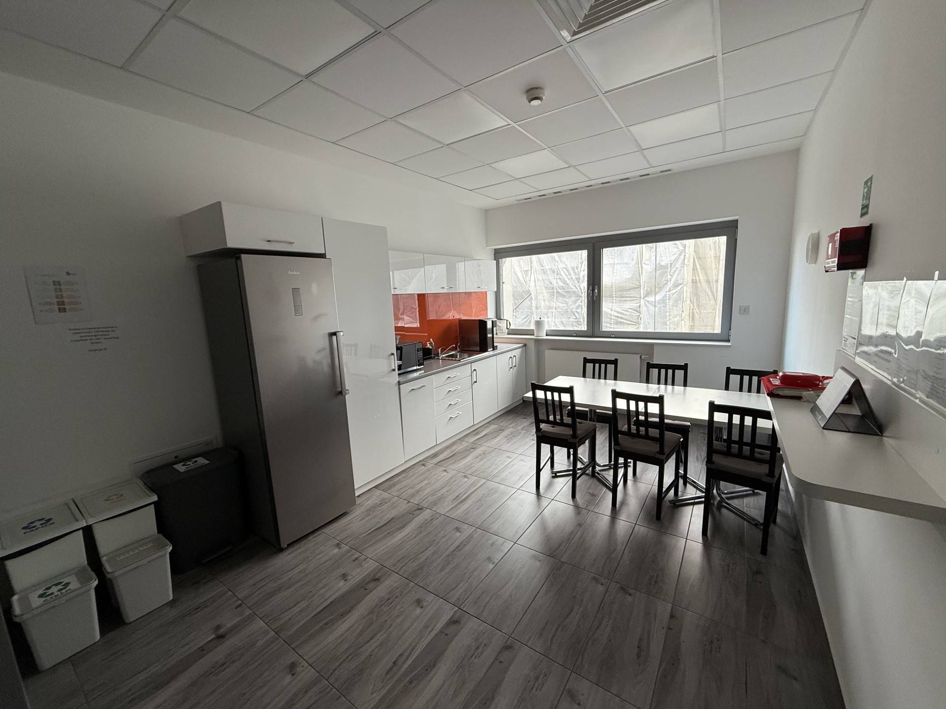 BIURA DO WYNAJĘCIA 289m² - Możliwość wynajęcia oddzielnych pokoi - Widok 4