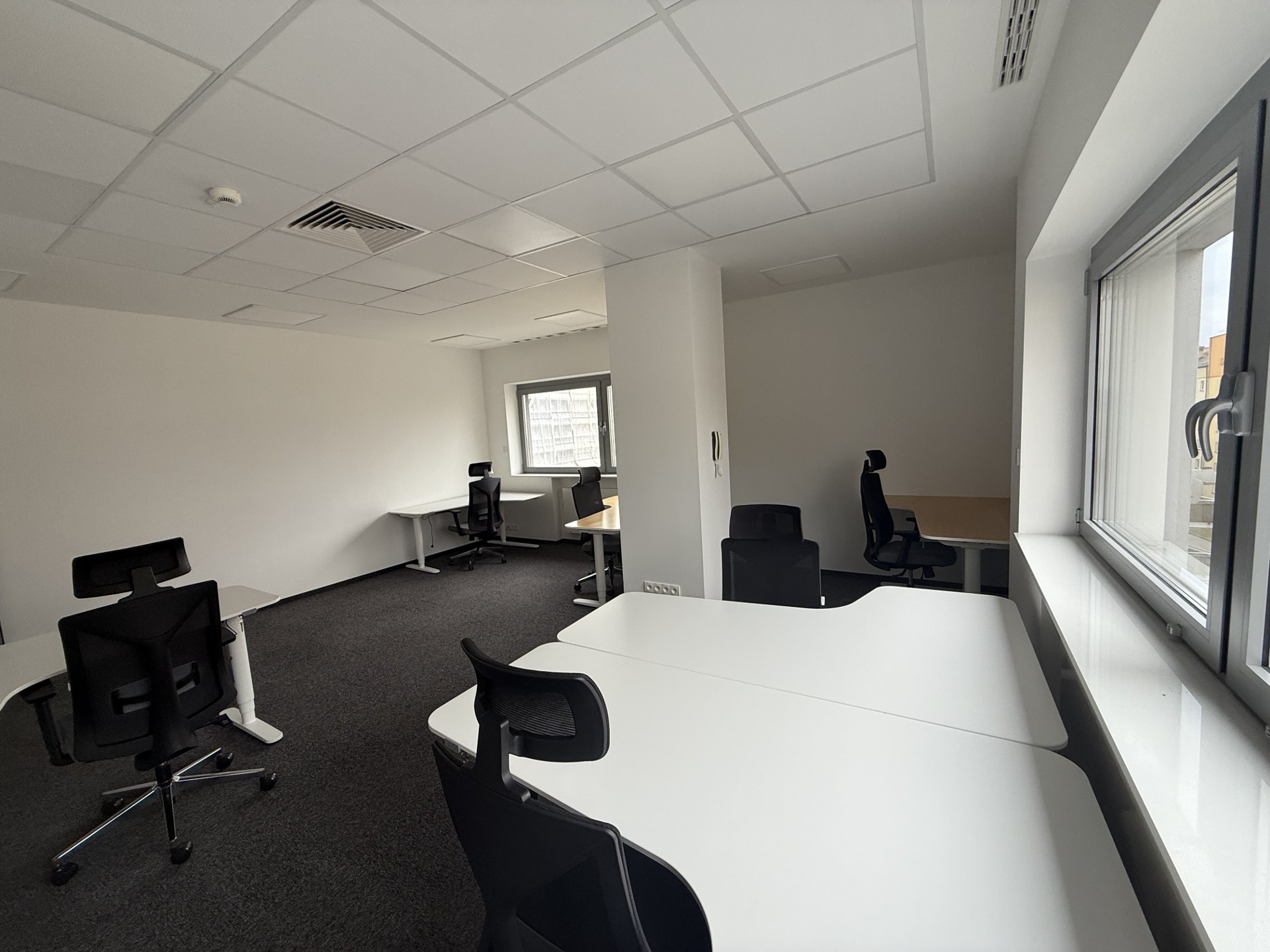 BIURA DO WYNAJĘCIA 289m² - Możliwość wynajęcia oddzielnych pokoi - Więcej