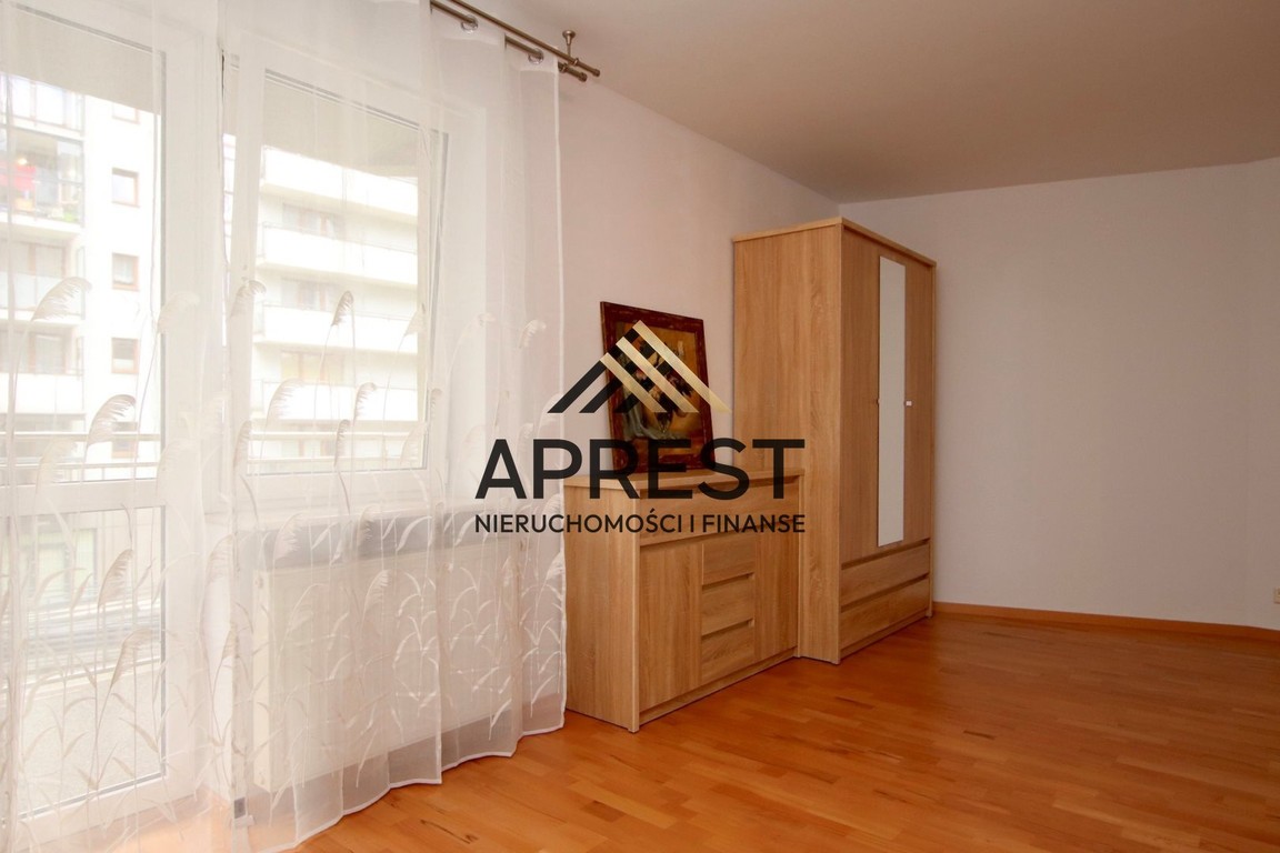 3 pokoje z osobną kuchnią i balkonem – pohled 4